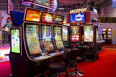 Fortune Tiger dengan simbol macan emas dan elemen Asia